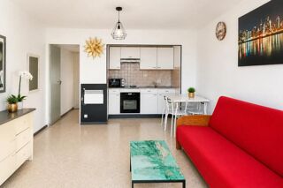 Vente Appartement Charmant studio avec loggia à 600 mètres des plages Six fours les plages