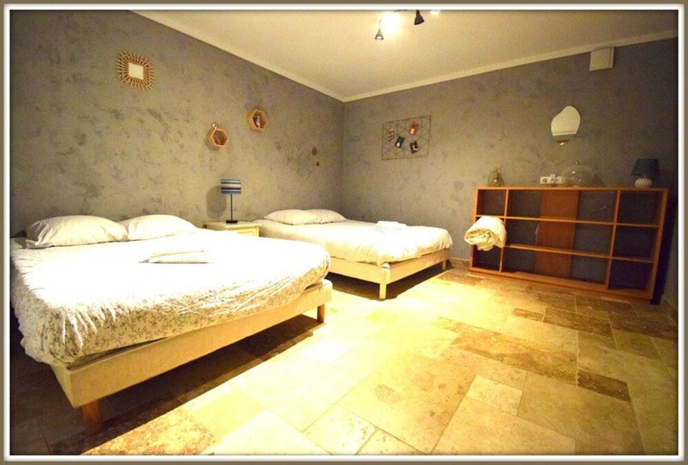 Propriete Peyroules Villa avec piscine intérieure dex hangars forte rentabilité