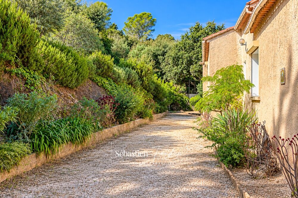 Vente Maison Maison à vendre 5 pièces Six-Fours-les-Plages (83) - vue panoramique dégagée - calme - terrain 1 147 m² - véranda climatisée - g Six fours les plages
