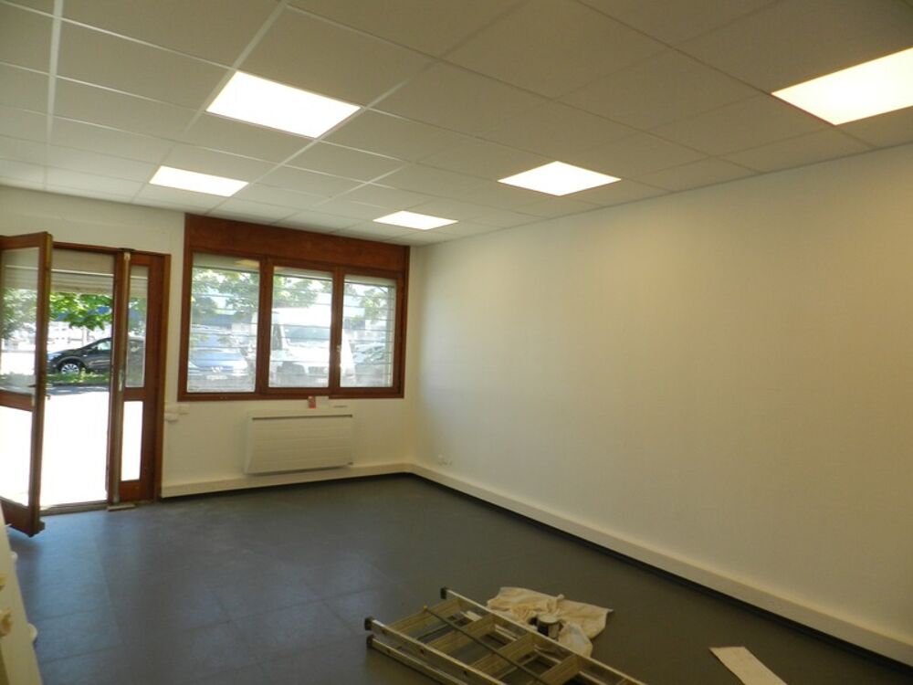   Dpt Savoie (73), à louer CHAMBERY local 32 m² 