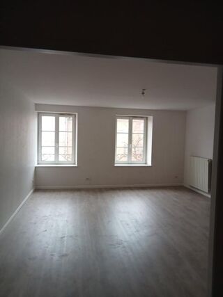  Appartement à louer 3 pièces 82 m²