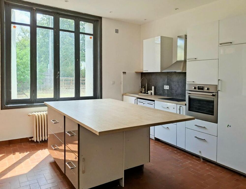 Vente Maison Maison en pierre, 4 chambres, garage attenant et grand terrain à 5 min de Saint-André-de-Cubzac Val de virvee