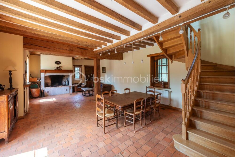 Vente Maison Propriété de caractère avec gîtes et dépendances sur 5 hectares Seiches sur le loir