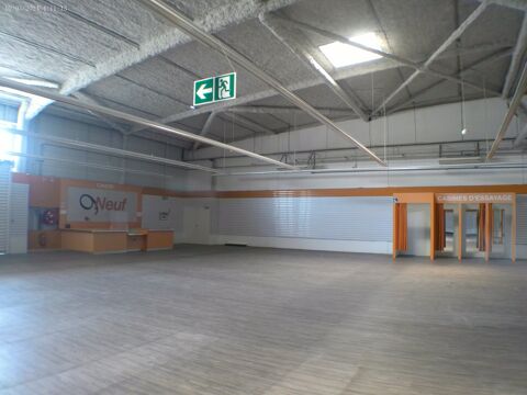   CHATEAUBERNARD Local Commercial A LOUER 
