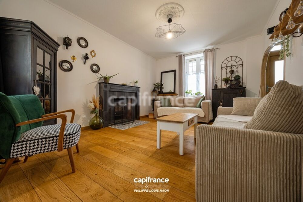 SUPERBE DEMEURE RÉNOVÉE AVEC 5 CHAMBRES, UN DOUBLE GARAGE ET UNE PISCINE !