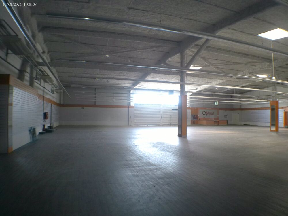   CHATEAUBERNARD Local Commercial A LOUER 