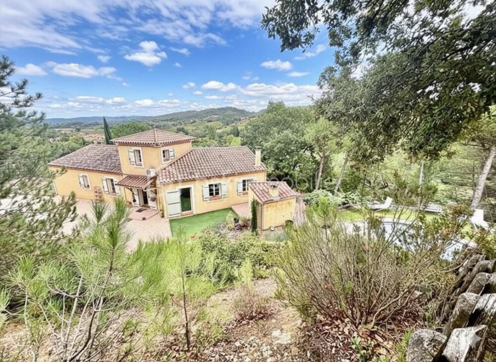 VILLA - PISCINE - PARC - MAISONNETTE - VILLAGE