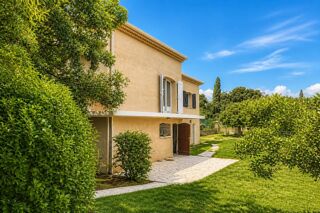  Propriété/château à vendre 6 pièces 178 m² Frejus