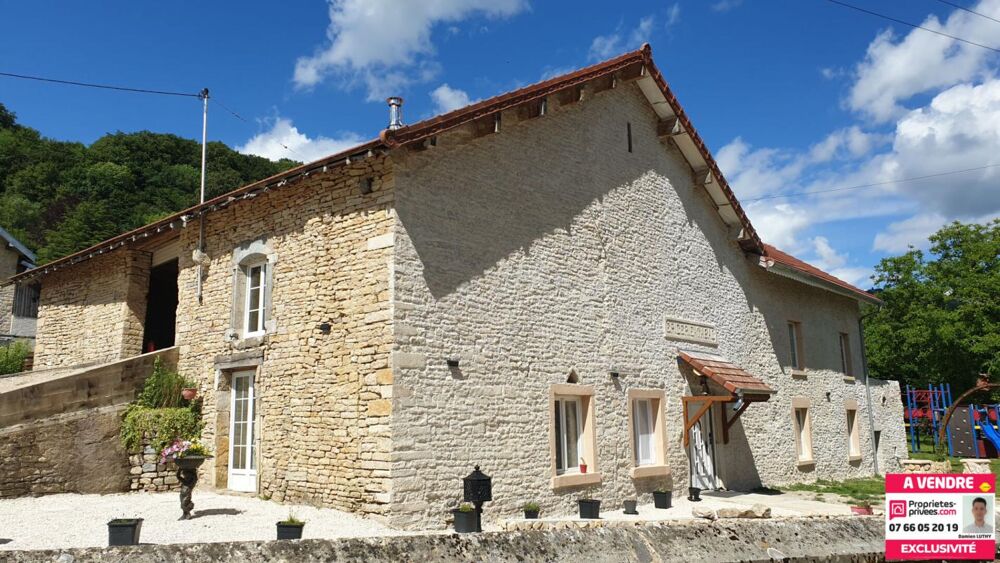 Maison 10 pièces de 300 m²