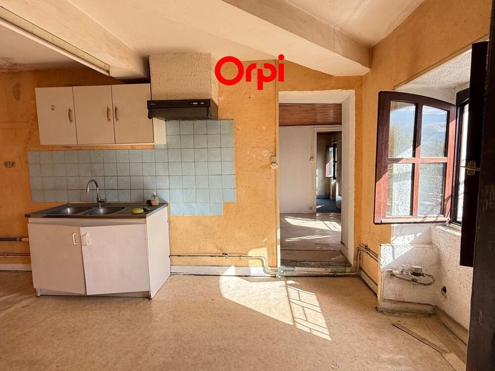 LE GRAND-LEMPS  CENTRE-VILLE  APPARTEMENT DANS LANCIEN CHÂTEAU