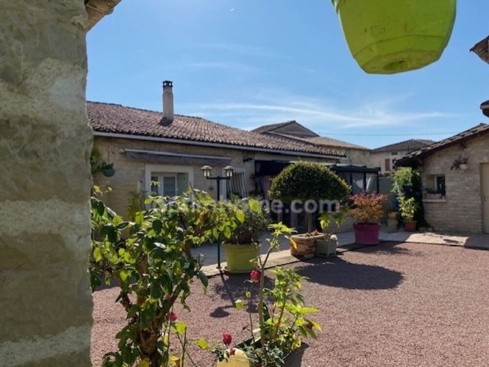 Vente Maison Maison à vendre en VIAGER occupé 6 pièces VILLEJESUS (16) Villejesus