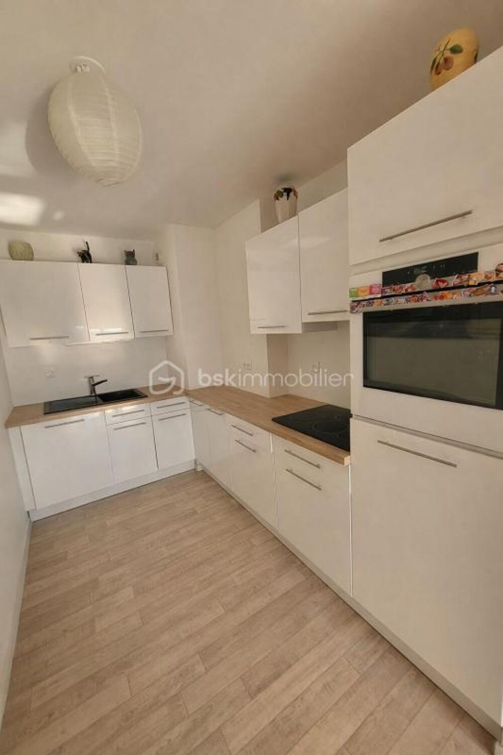Appartement lumineux 2 pièces  51 m²  Résidence récente avec balcon et parking