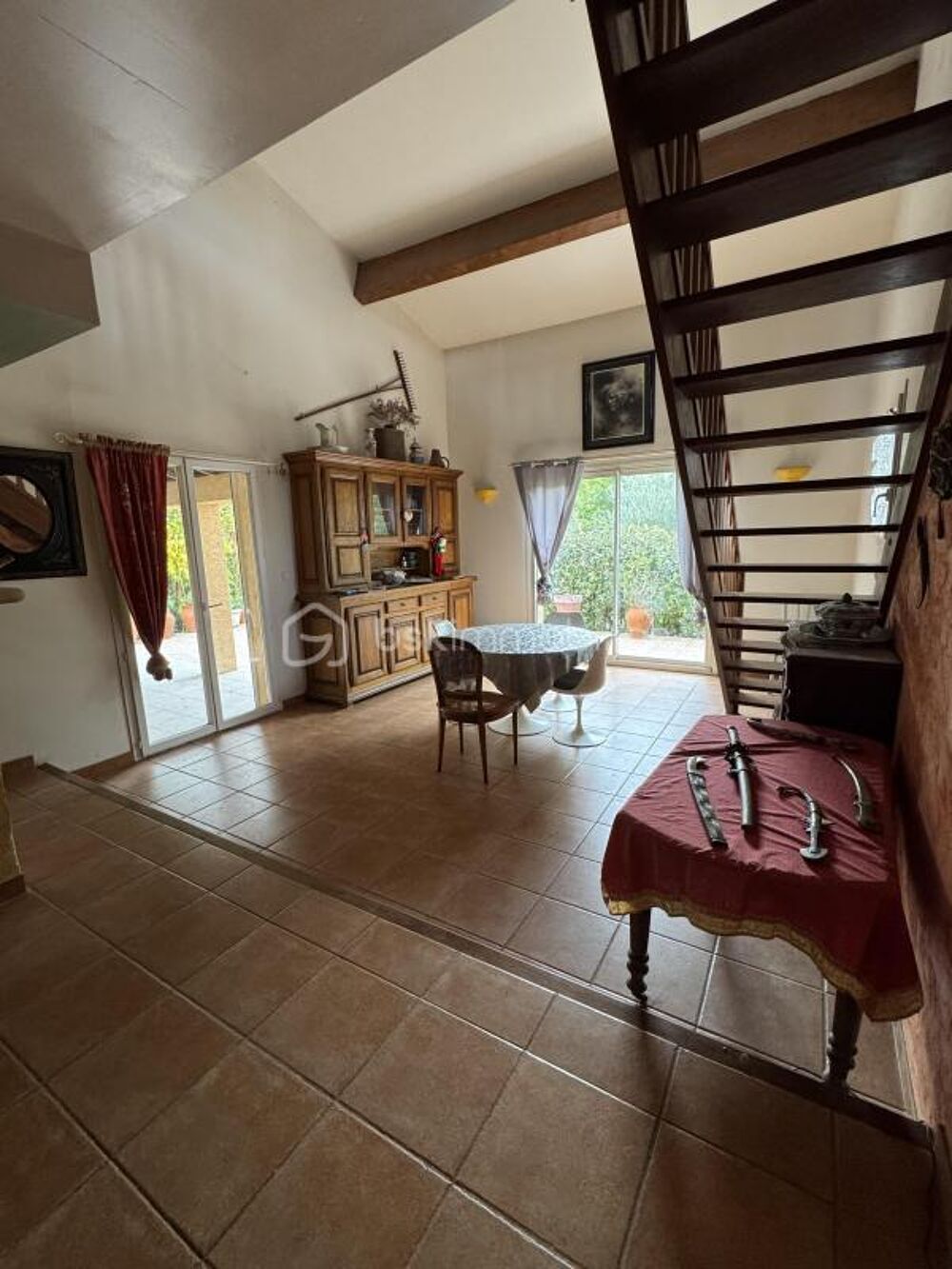 Maison de plain-pied 5 pièces - 153 m2 avec jardin et garage