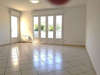  Appartement à louer 3 pièces 90 m²