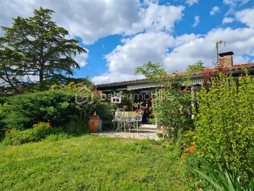 Très joli Pavillon de 146 m2 sur 2 Niveaux avec Garage situé à Siorac-en-Périgord