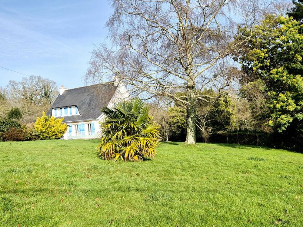 Belle Propriété dans le Morbihan - 6 pièces - 162 m2 - Terrain 17 500 m2 -5 min de Cléguer - 16 km de Lorient- 25 km des plages