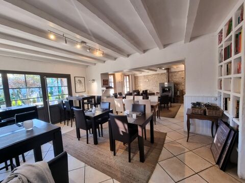 ILE D'OLERON (17), emplacement N&deg;1 ST-PIERRE, A Vendre Fonds commerce Restaurant de charme r&eacute;put&eacute; c�ur de ville 412000 17310 Saint pierre d oleron