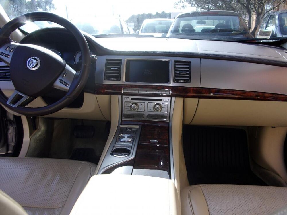 XF 2,7 V6D BI-TURBO 207CV PREMIUM BOITE AUTO 2008 occasion 13510 &Eacute;guilles