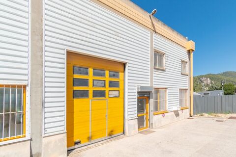 Dpt Bouches du Rh&ocirc;ne (13), &agrave; louer GEMENOS Local commercial 210 m&sup2; - Entrep&ocirc;t - Bureaux - Mezzanines - Rayonnage 1760 13420 Gemenos