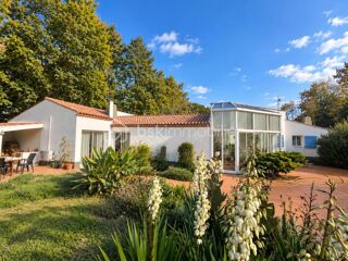  Propriété/château à vendre 6 pièces 200 m²