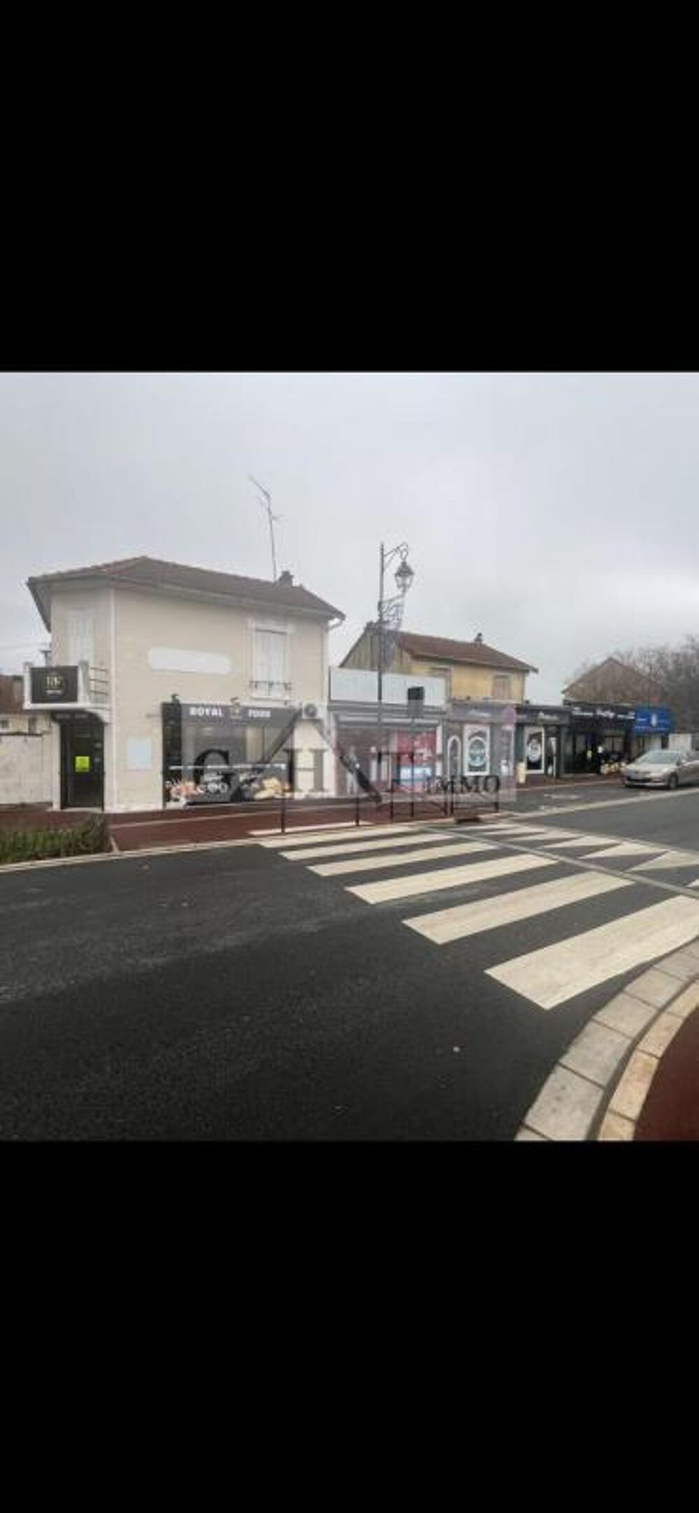   SPECIAL INVEST 4 boutiques pour 541 m² à vendre à CHELLES 