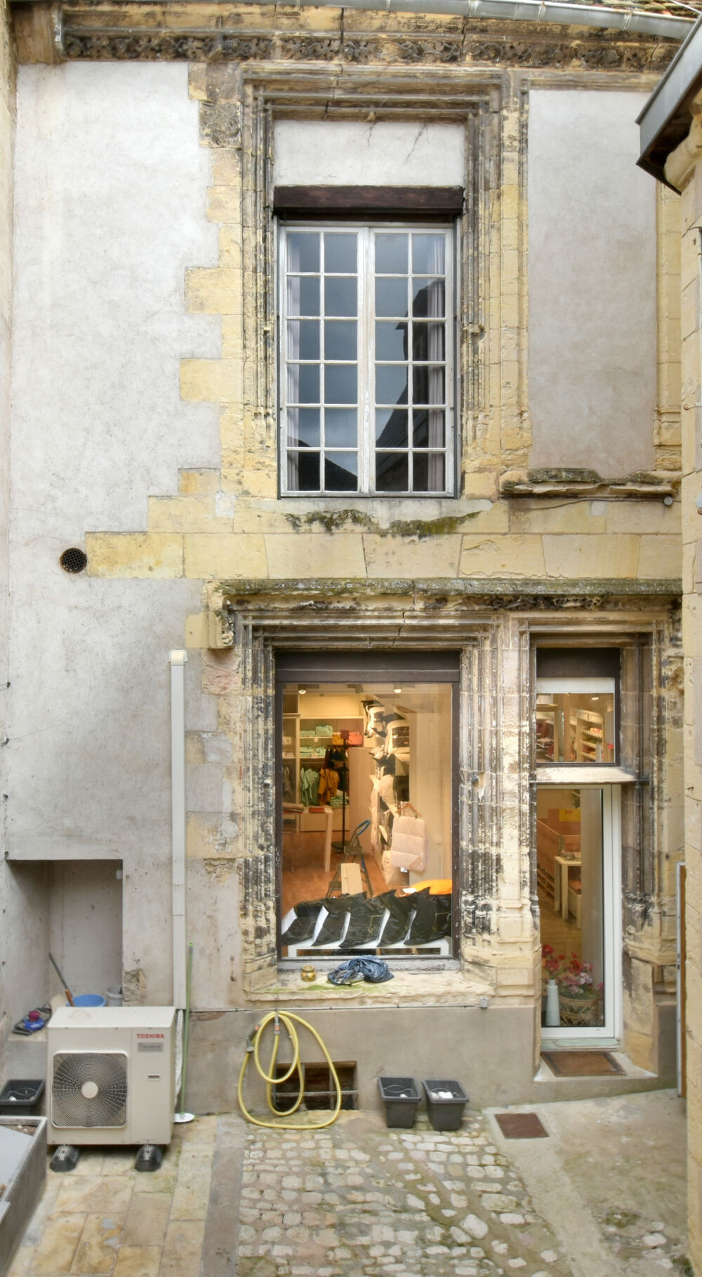 Vente Immeuble Immeuble à vendre NEVERS (58) La prestigieuse Maison du Prieur au coeur historique de NEVERS Inscrit MH à réabiliter Nevers