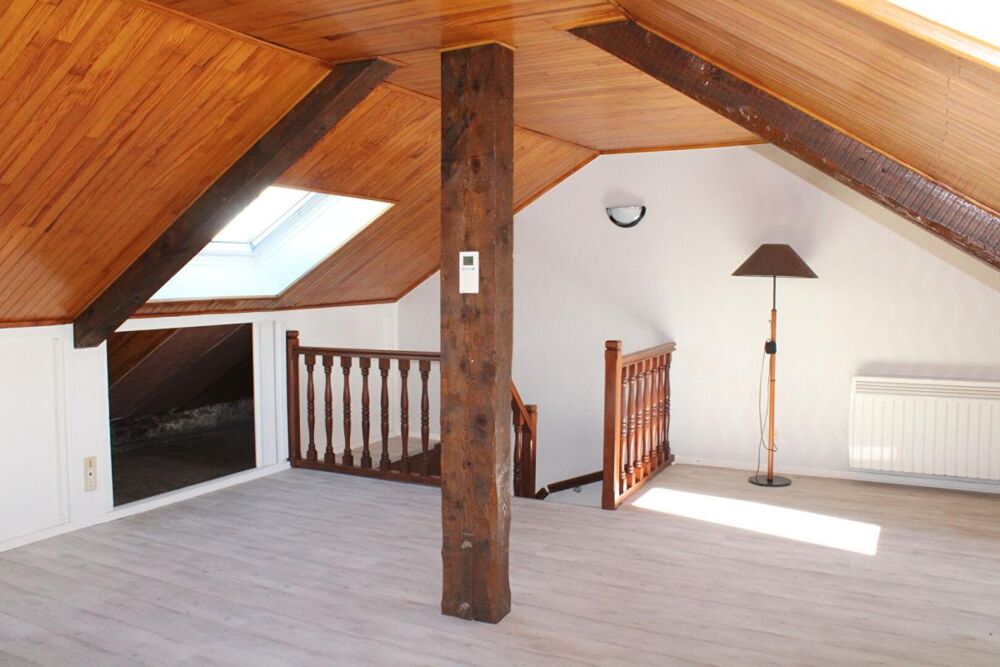Langogne Appartement en duplex avec garage et petit jardin