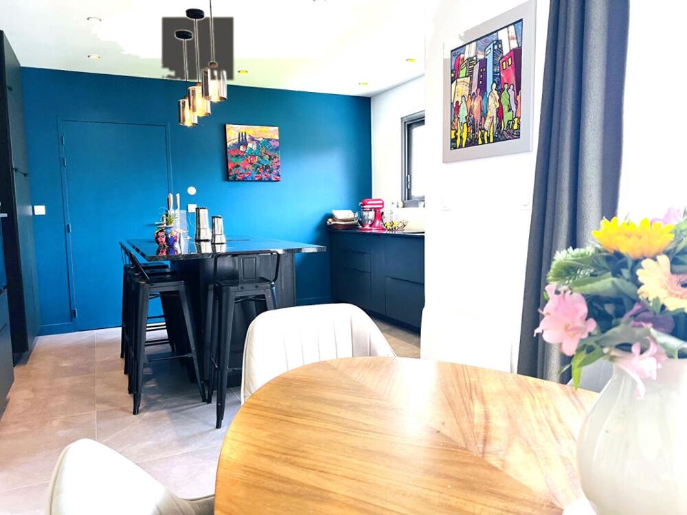 BELLE CONTEMPORAINE 194m 2 . 5 SUITES PARENTALES