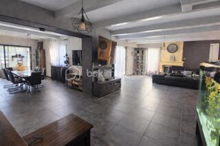  Maison à vendre 10 pièces 225 m²