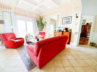  Propriété/château à vendre 10 pièces 265 m²