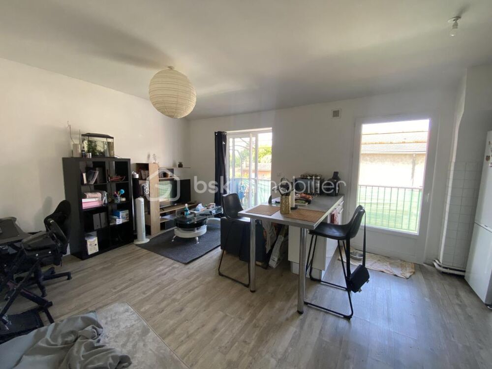 Vente Appartement INVESTISSEUR: T2 AVEC BALCON ET PLACE DE PARKING LOUE AU CŒUR DU BOURG DANS PETITE COPROPRIÉTÉ Caluire et cuire