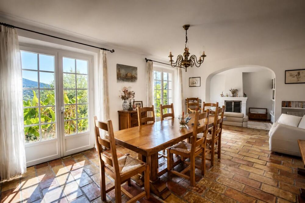 Maison de 6 pièces de 160 m² à Le Bar-sur-Loup