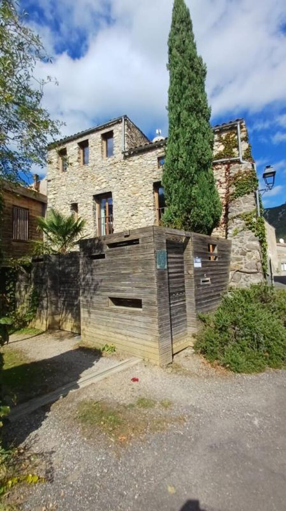 Maison 3 pièces 107 m² · à Cailla · 107 m² · 115 000 €