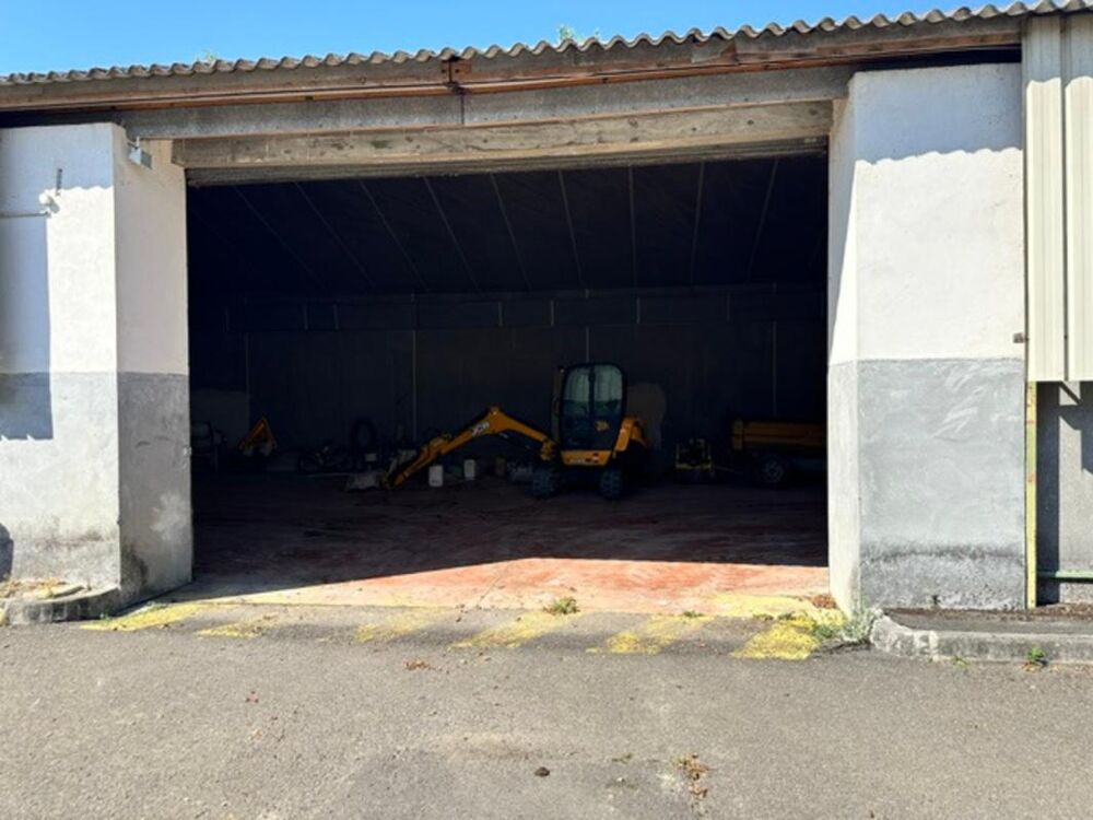   Dépôt de 500 m² – Zone d'activité de Nersac ? Nersac