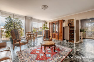  Maison  vendre 10 pices 188 m