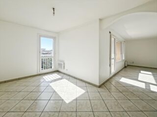  Appartement à louer 4 pièces 107 m²