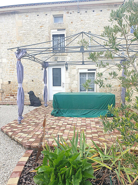   Maison 244 m� viager � vendre occup� 2 t�tes AIGRE (16) terrain 2.8 hectares Maison - 8 pi�ce(s) - 244 m�