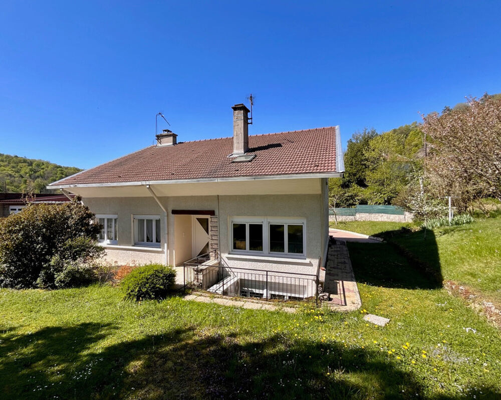 Maison familiale atypique avec grand garage attenant