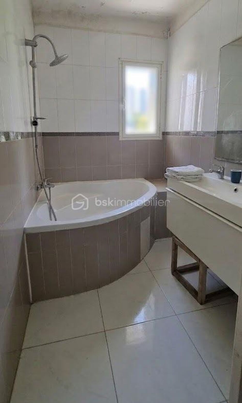 Vente Appartement T3 + BALCON + CAVE + PARKING COLLECTIF Toulon