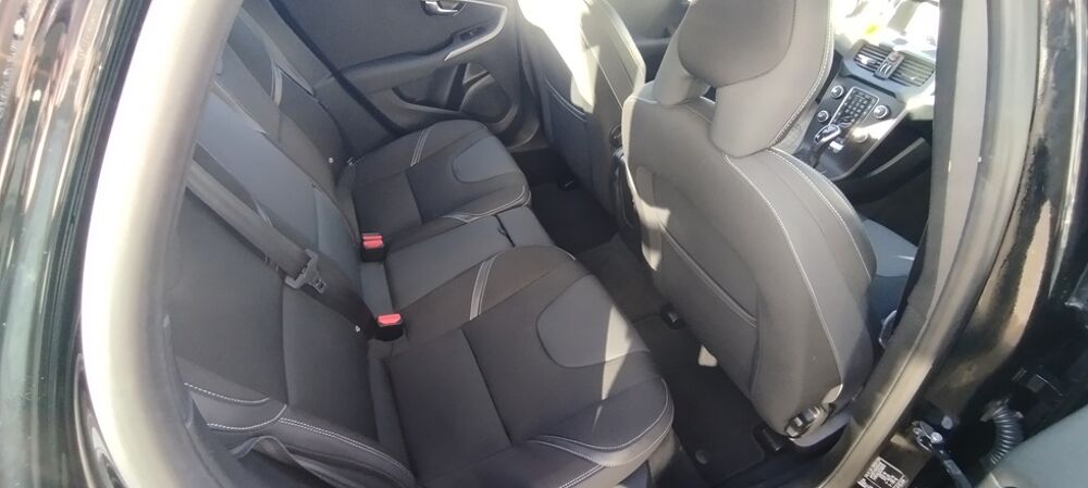 V40 D4 190 CV MOMENTUM GEARTRONIC 8 2015 occasion 31570 Lanta