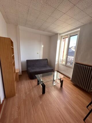  Immeuble  vendre 15 + pices 250 m