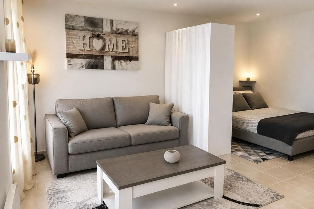 83600 - FREJUS - CENTRE-VILLE - STUDIO - 31m² - RAPPORT LOCATIF