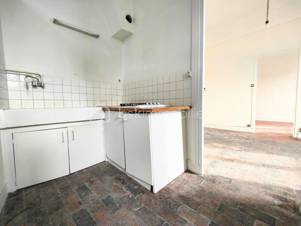 Vente Immeuble Ensemble immobilier (local commercial + appartement) plein centre ville Jouars pontchartrain
