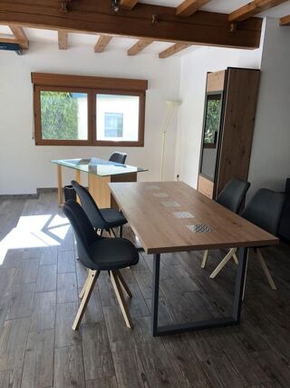  Appartement à louer 2 pièces 75 m²