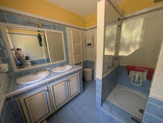  Maison à vendre 15 + pièces 1400 m²