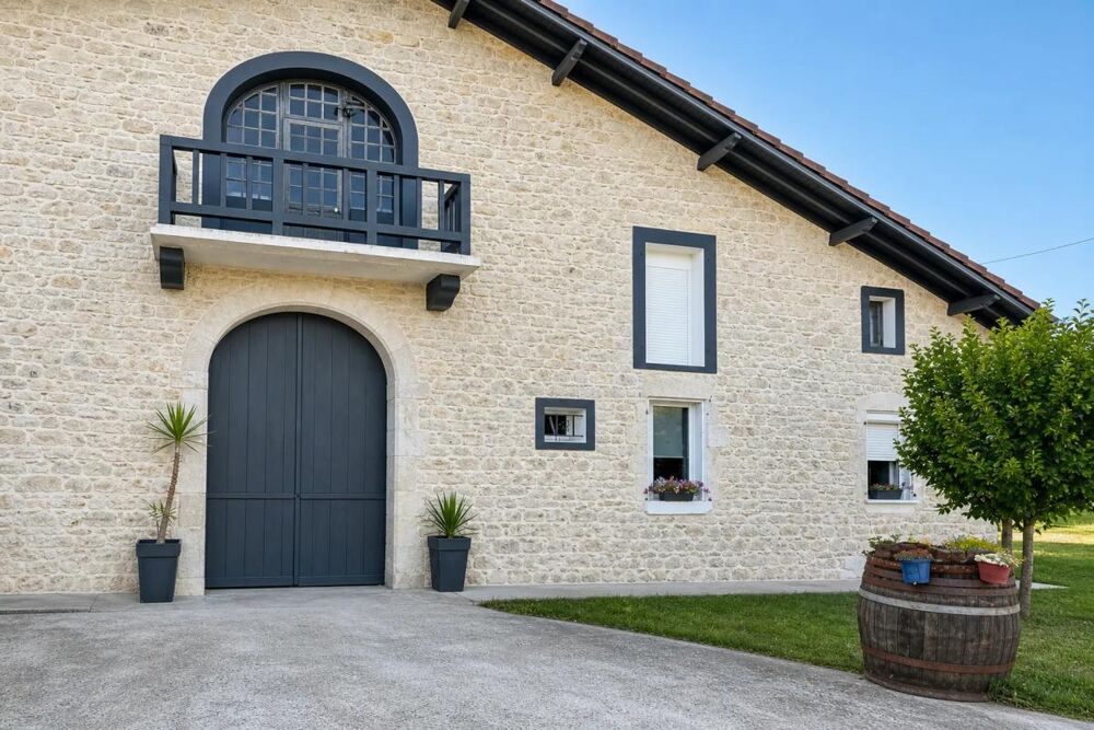2 Maisons 1) 13 pièces de 476 m² 2)58 m2 indépendante Cagnotte