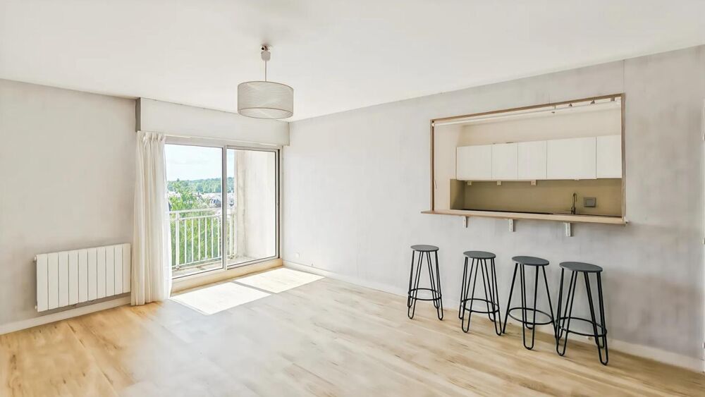 Appartement lumineux sous les toits, La Riche