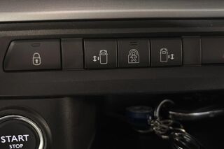 Traveller Standard 2.0 Blue HDi 16V Combi moyen S&S 150 cv Allure Full 2018 occasion 85190 Venansault