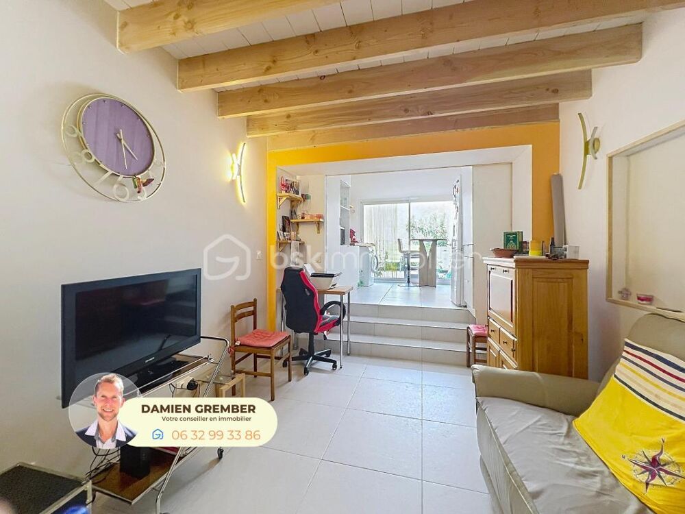Maison de ville rénovée avec cour  2 chambres  Florensac