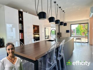  Villa à vendre 6 pièces 208 m²